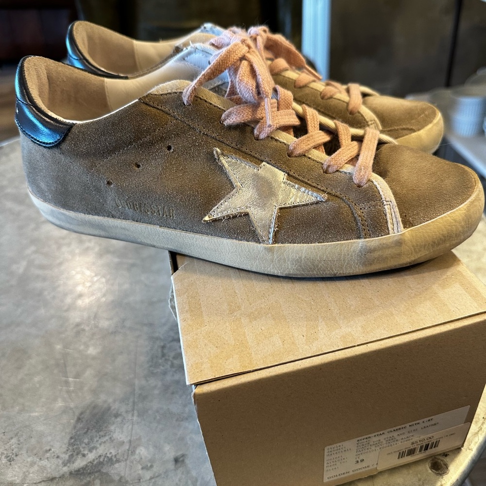 Golden Goose Super Star Classic tennis shoes! Awesome looking!